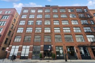 215 W Illinois Street 5C, Chicago, IL 60654
