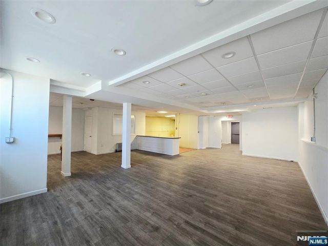 4 E Columbia Avenue, Palisades Park, NJ 07650