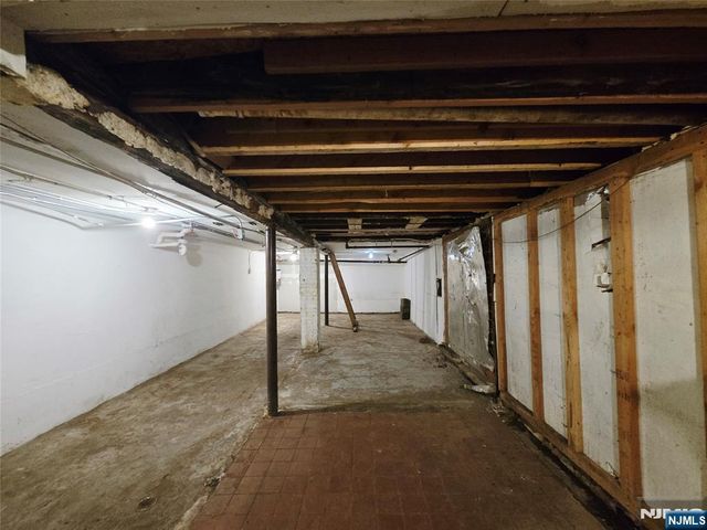 4 E Columbia Avenue, Palisades Park, NJ 07650