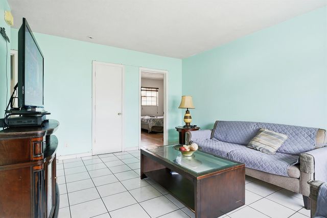 550 NE 37th Street 1-2, Pompano Beach, FL 33064