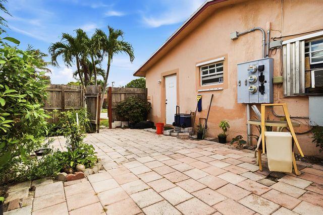 550 NE 37th Street 1-2, Pompano Beach, FL 33064