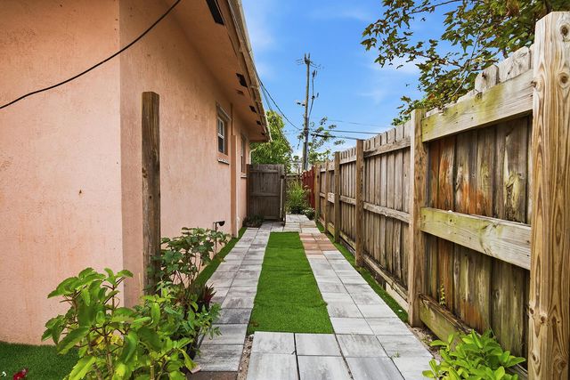 550 NE 37th Street 1-2, Pompano Beach, FL 33064