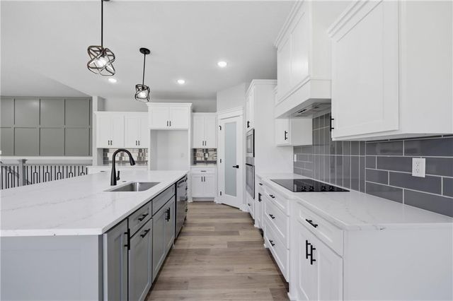 7905 Hoot Owl Street, Blue Springs, MO 64014