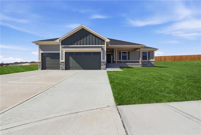 7905 Hoot Owl Street, Blue Springs, MO 64014