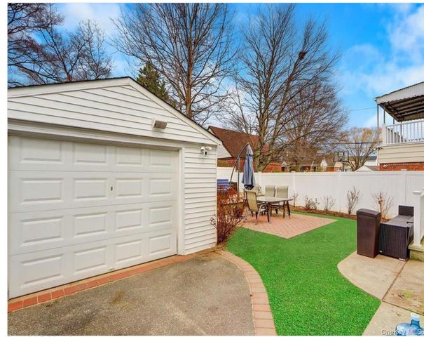 1004 Wool Avenue, Franklin Square, NY 11010