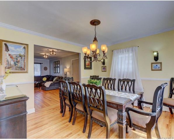 1004 Wool Avenue, Franklin Square, NY 11010