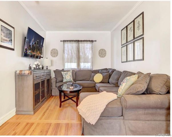 1004 Wool Avenue, Franklin Square, NY 11010
