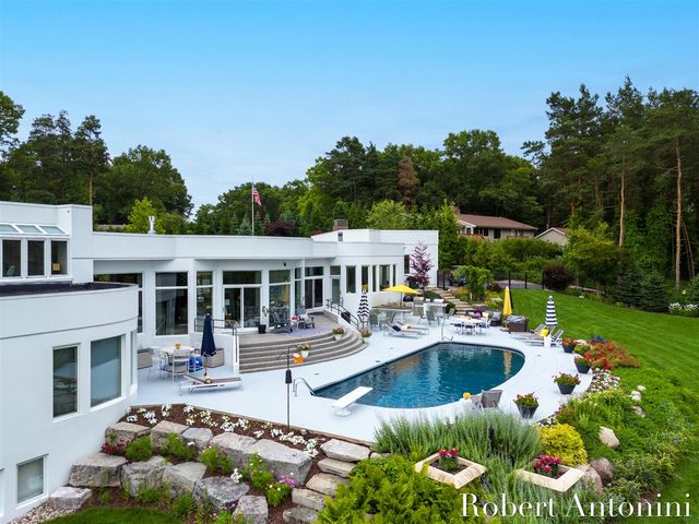 1835 Linson Court, Grand Rapids, MI 49546