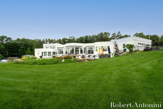 1835 Linson Court, Grand Rapids, MI 49546