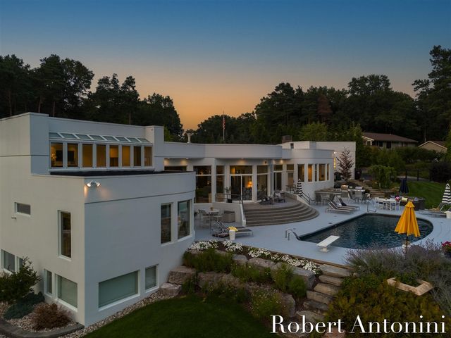 1835 Linson Court, Grand Rapids, MI 49546