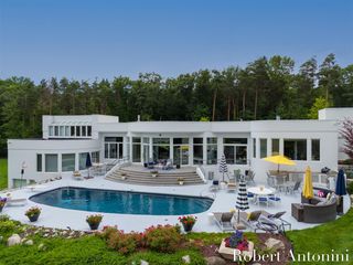 1835 Linson Court, Grand Rapids, MI 49546