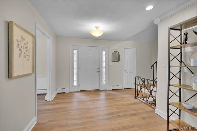 38 Sandhurst Lane, Amherst, NY 14221