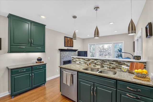 3534 Heather Crest, Madison, WI 53705