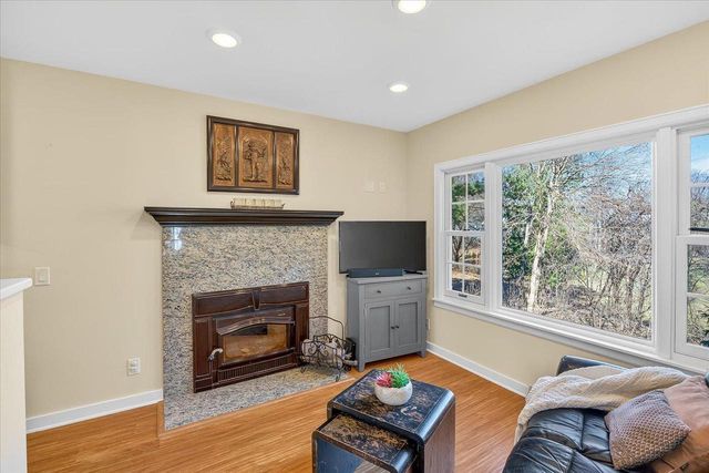 3534 Heather Crest, Madison, WI 53705