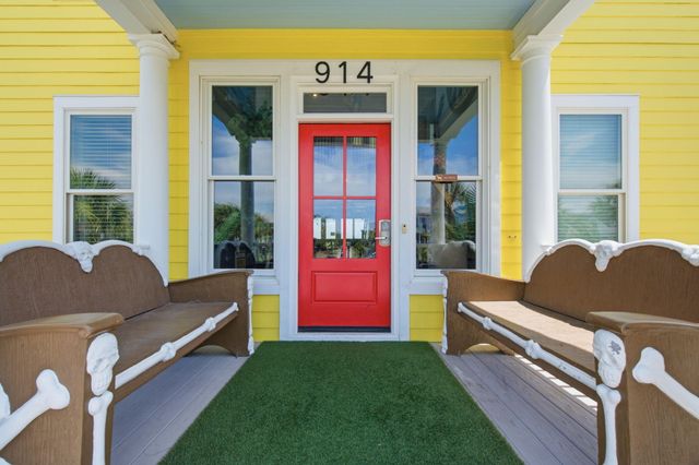 914 Ocean Boulevard, Isle Of Palms, SC 29451