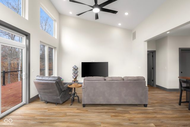 205 Woods Trail, Nashville, IN 47448