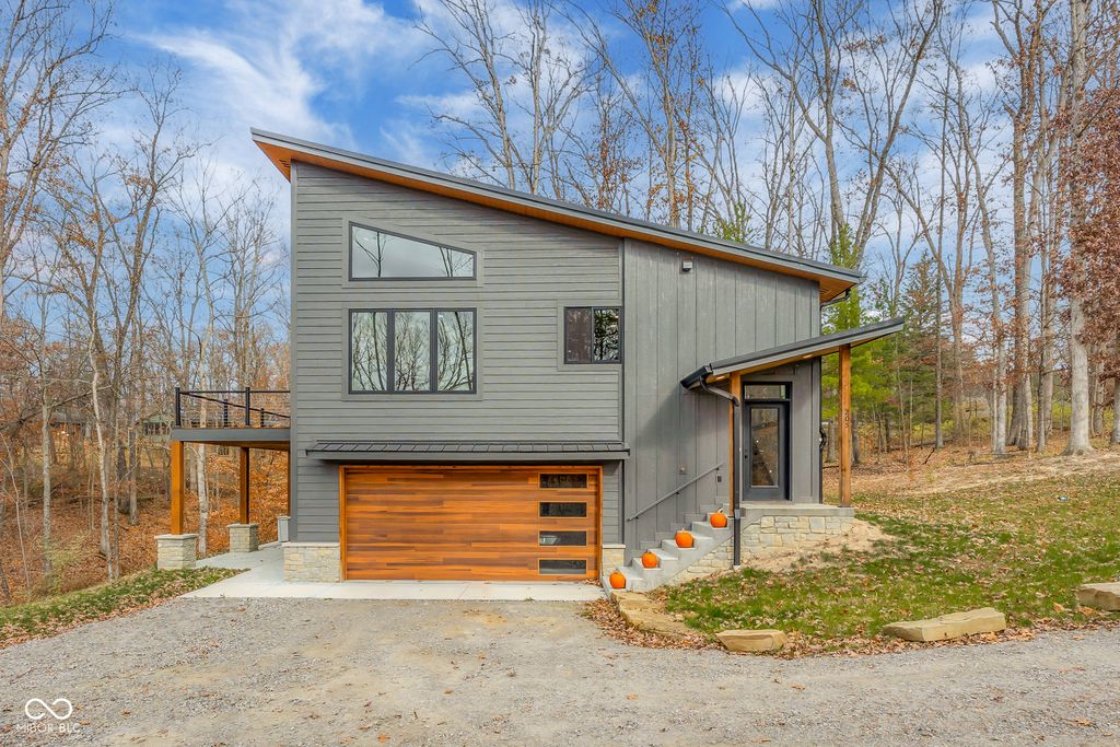 205 Woods Trail, Nashville, IN 47448