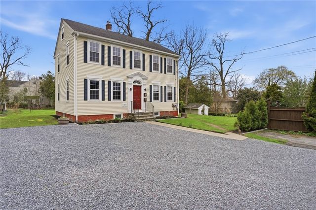 48 Constitution Street 1, Bristol, RI 02809