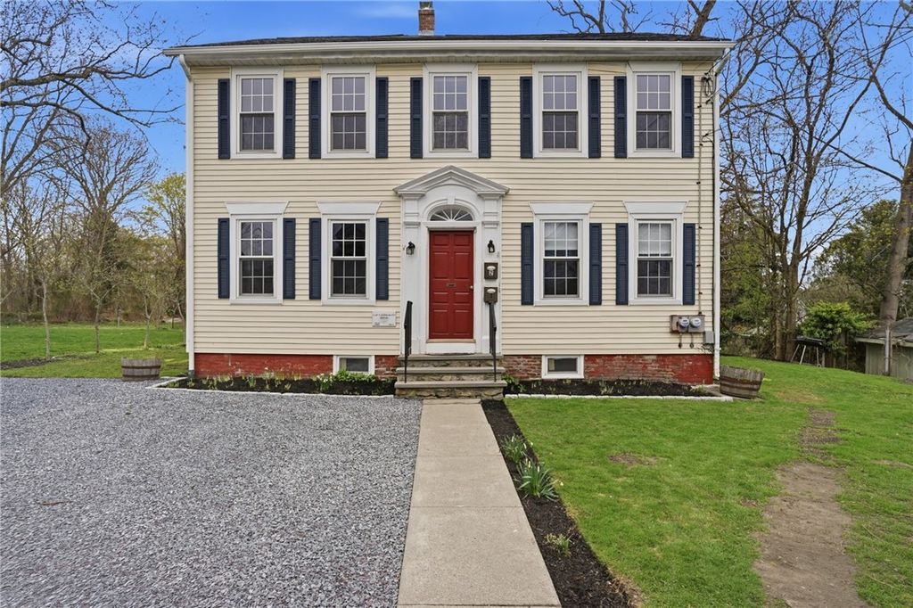 48 Constitution Street 1, Bristol, RI 02809