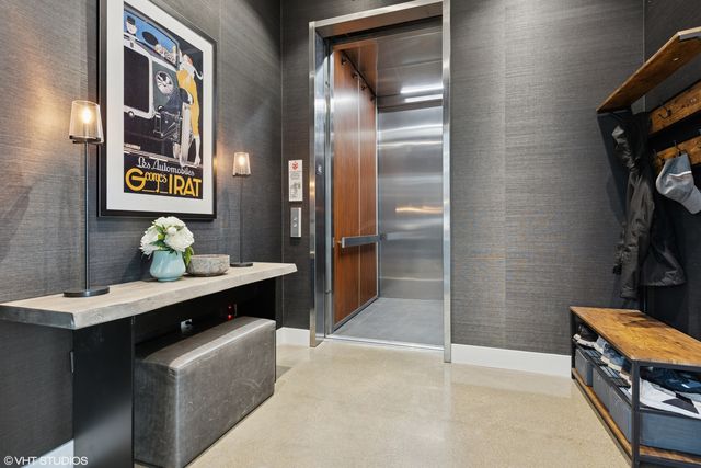 900 W Washington Boulevard 404, Chicago, IL 60607