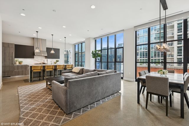 900 W Washington Boulevard 404, Chicago, IL 60607