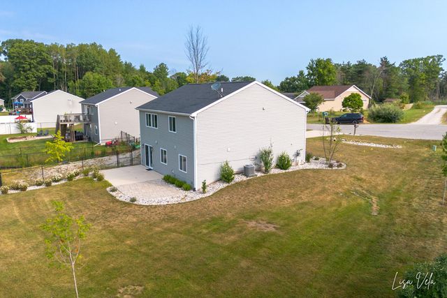 1309 Waterpoint Court, Whitehall City, MI 49461
