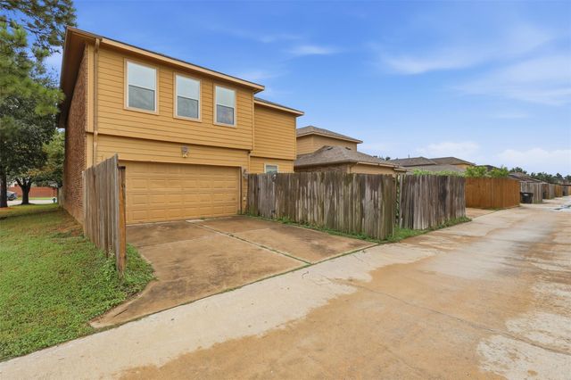 8243 Gran Villa Drive, Cypress, TX 77433