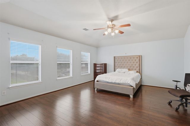 8243 Gran Villa Drive, Cypress, TX 77433