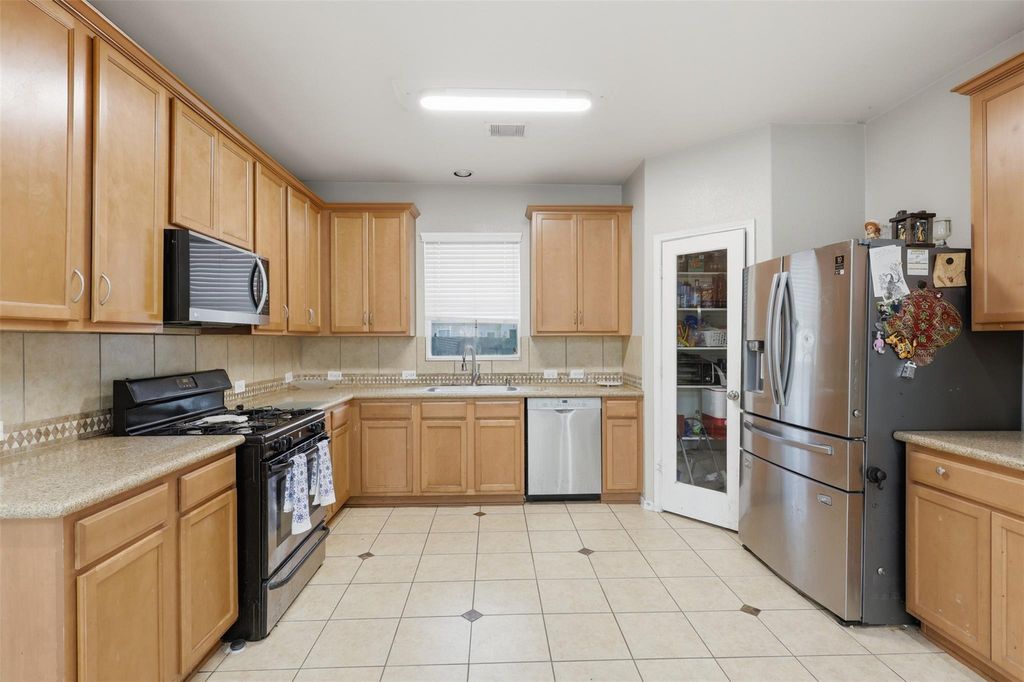 8243 Gran Villa Drive, Cypress, TX 77433