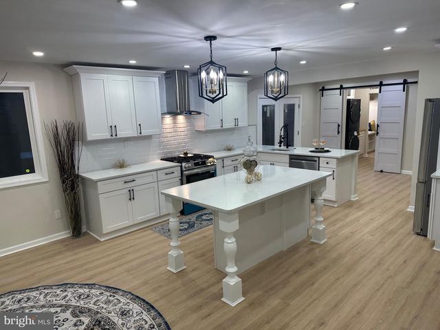 146 ARBOR MEADOW DR, Sicklerville, NJ 08081