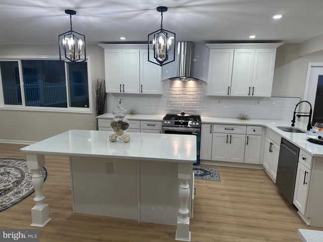 146 ARBOR MEADOW DR, Sicklerville, NJ 08081