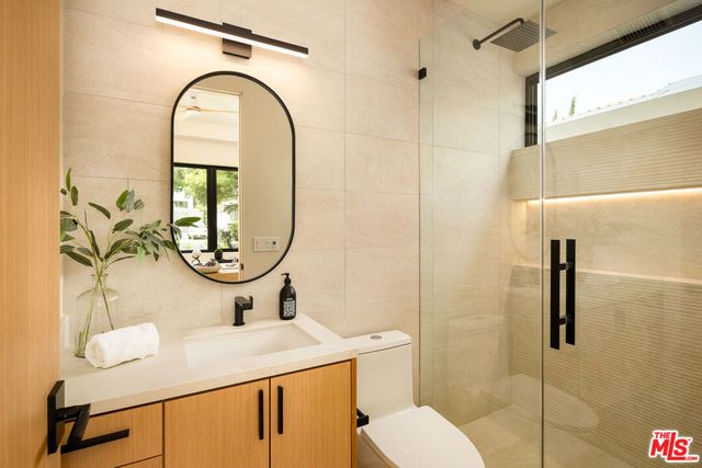 12035 Navy Street, Los Angeles, CA 90066