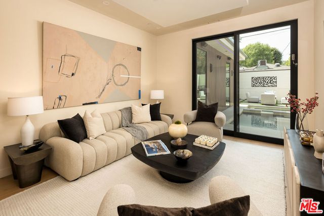 12035 Navy Street, Los Angeles, CA 90066