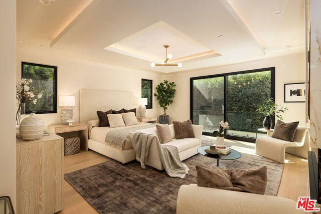 12035 Navy Street, Los Angeles, CA 90066