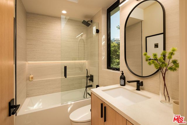 12035 Navy Street, Los Angeles, CA 90066