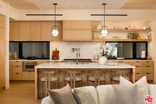 12035 Navy Street, Los Angeles, CA 90066