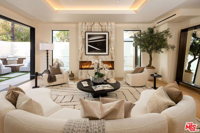 12035 Navy Street, Los Angeles, CA 90066