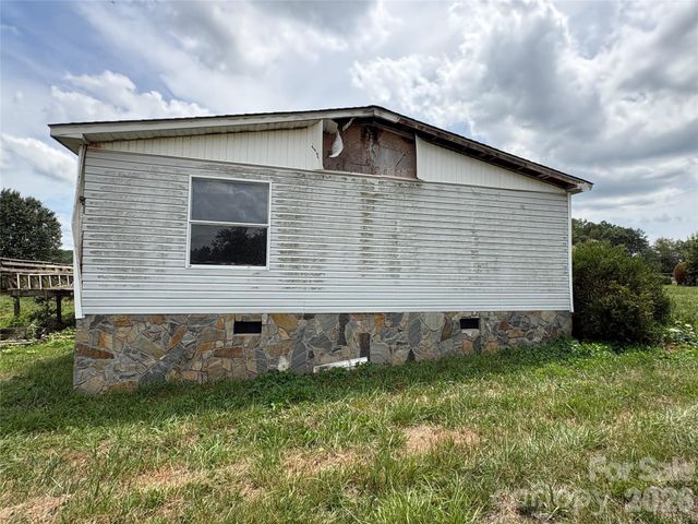 5954 Charlie Little Road, Claremont, NC 28610
