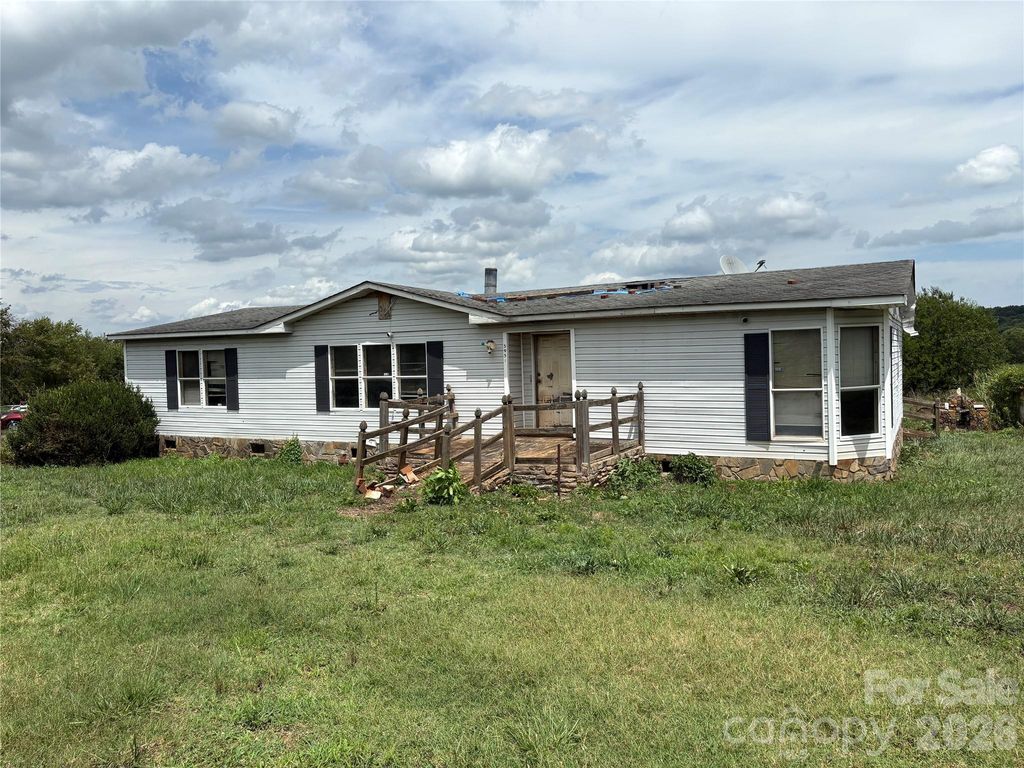 5954 Charlie Little Road, Claremont, NC 28610