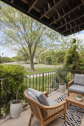 113 W Brandon Court E11, Palatine, IL 60067