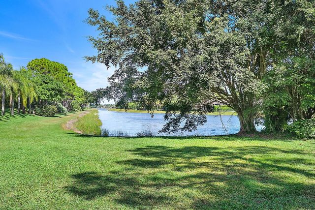 6121 Wildcat Run, West Palm Beach, FL 33412