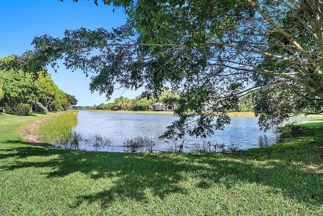 6121 Wildcat Run, West Palm Beach, FL 33412