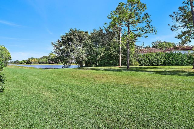 6121 Wildcat Run, West Palm Beach, FL 33412
