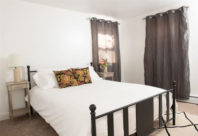 275 West Main Road 2, Middletown, RI 02842