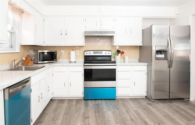 275 West Main Road 2, Middletown, RI 02842