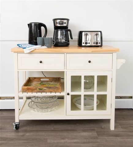 275 West Main Road 2, Middletown, RI 02842