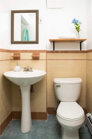 275 West Main Road 2, Middletown, RI 02842