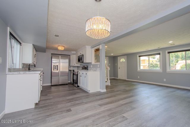 901 Riverside Dr, Louisville, KY 40207