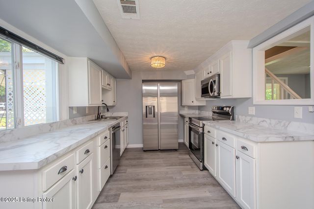 901 Riverside Dr, Louisville, KY 40207