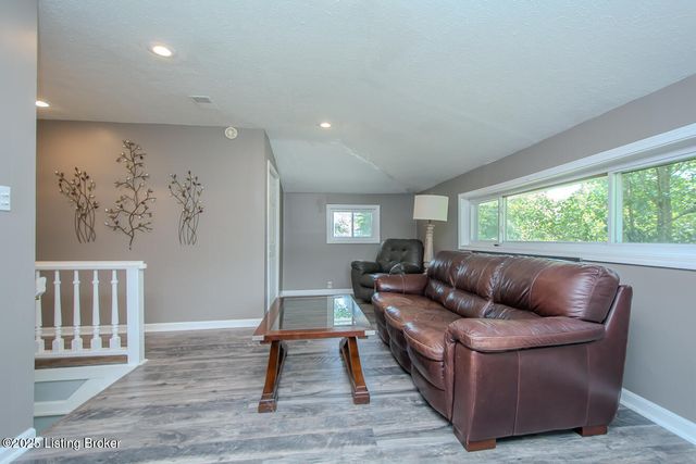 901 Riverside Dr, Louisville, KY 40207